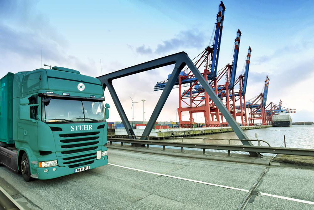stuhr-container-hafen-hamburg-01